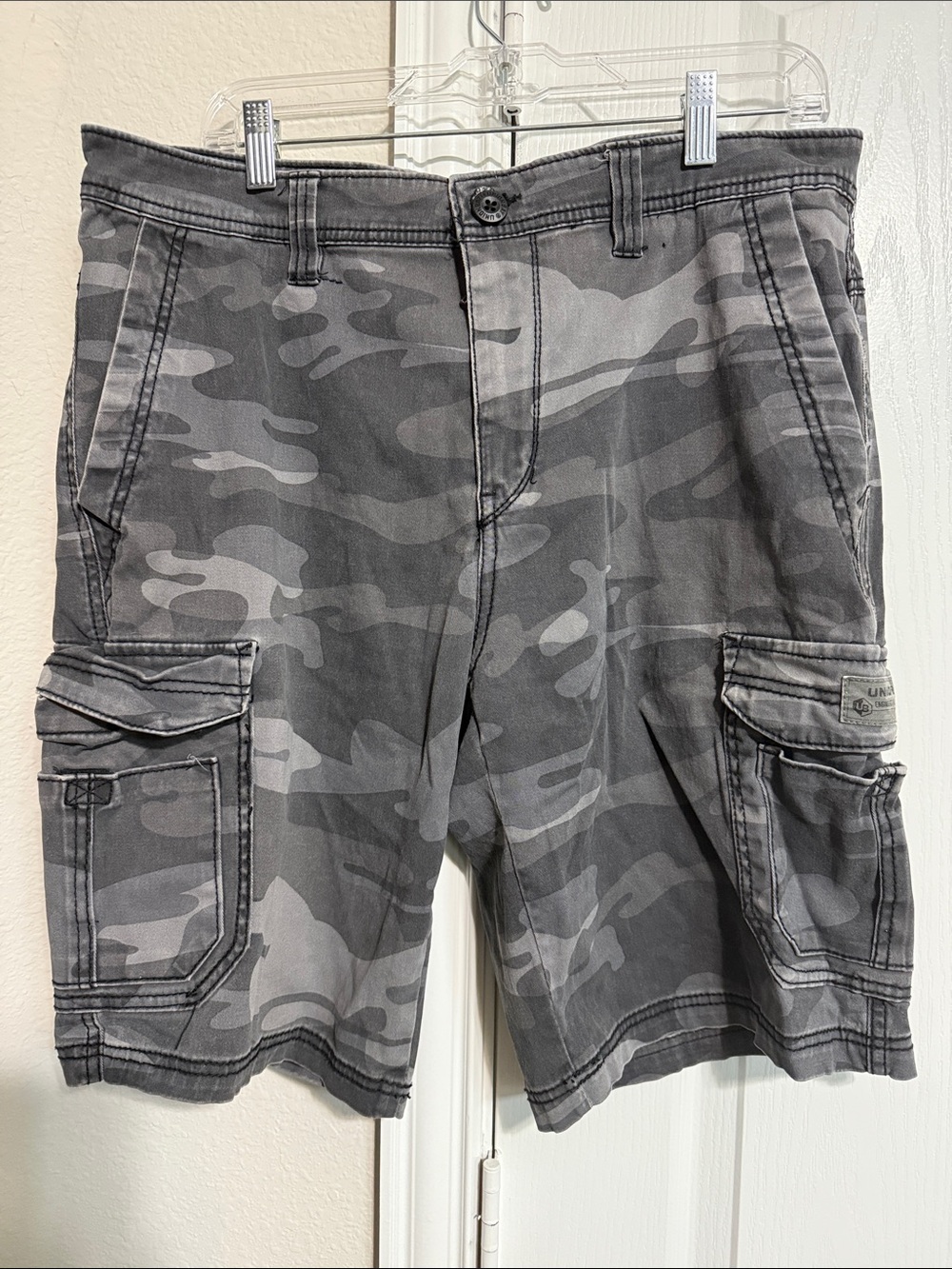 UNIONBAY Men's Gray Camo Cargo Shorts